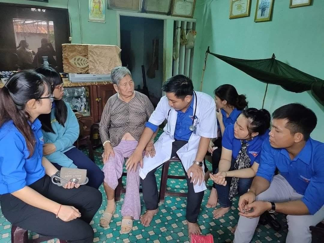 Tuổi trẻ Bệnh viện Y học cổ truyền và Phục hồi chức năng Bình Định học tập và làm theo Bác